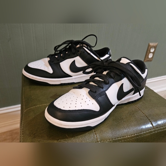 NIKE Dunk Low Retro Leather Sneakers In Panda. Black/White. Mens 7.5/Womens 8.5. - Picture 11 of 16